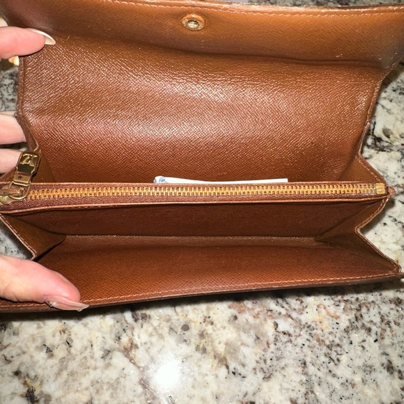 Louis Vuitton Brown Sarah Monogram Wallet - Picture 3 of 12
